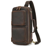 クレイジーホースレザー クロスボディーバック_Vは、耐久性のあるショルダーストラップとサイドジッパーで持ち運びも快適。